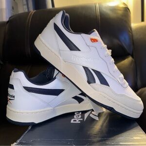 Reebok Men BB 4000 II Basketball Shoe E6832 White/Vector Navy/Chalk Size 10.5